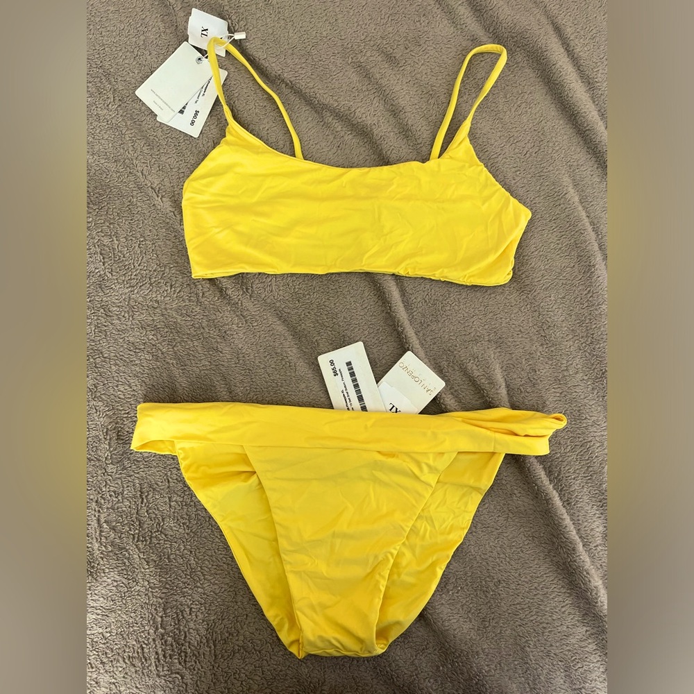 Yellow bikini💛💛